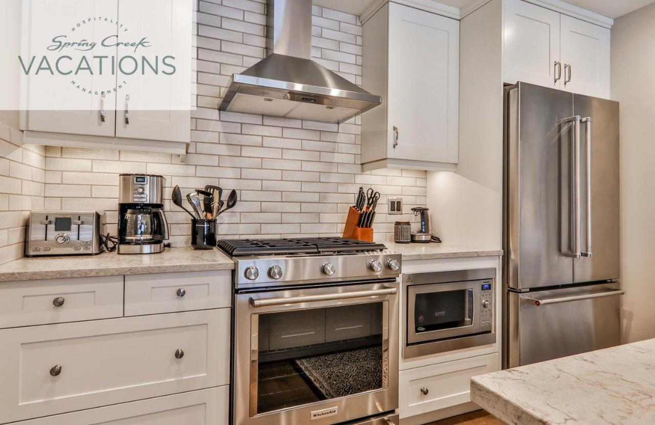 White Spruce Lodge By Spring Creek Vacations 캔모어 객실 사진
