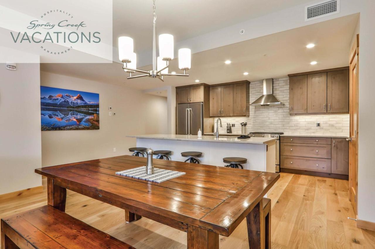 White Spruce Lodge By Spring Creek Vacations 캔모어 객실 사진