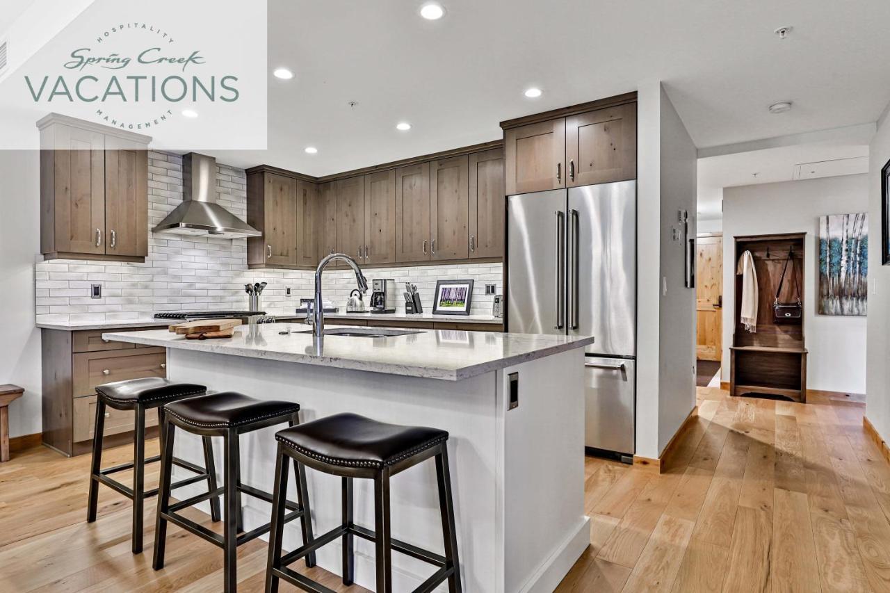 White Spruce Lodge By Spring Creek Vacations 캔모어 객실 사진